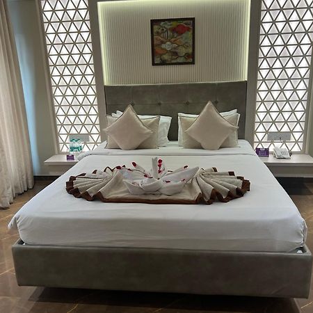 วิทส์ ชาลิมาร์ โฮเต็ล Hotel Ankleshwar ภายนอก รูปภาพ