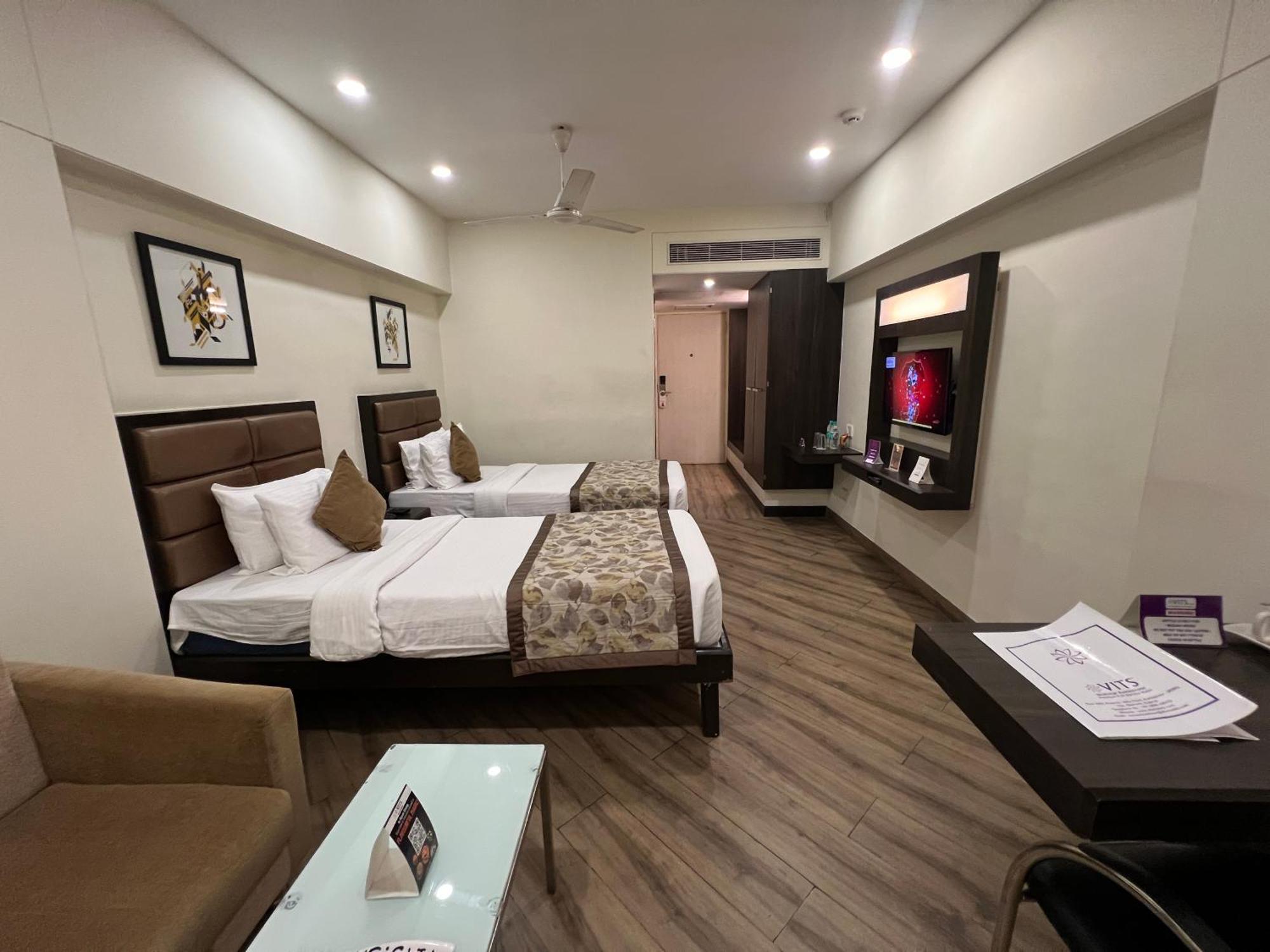 วิทส์ ชาลิมาร์ โฮเต็ล Hotel Ankleshwar ภายนอก รูปภาพ