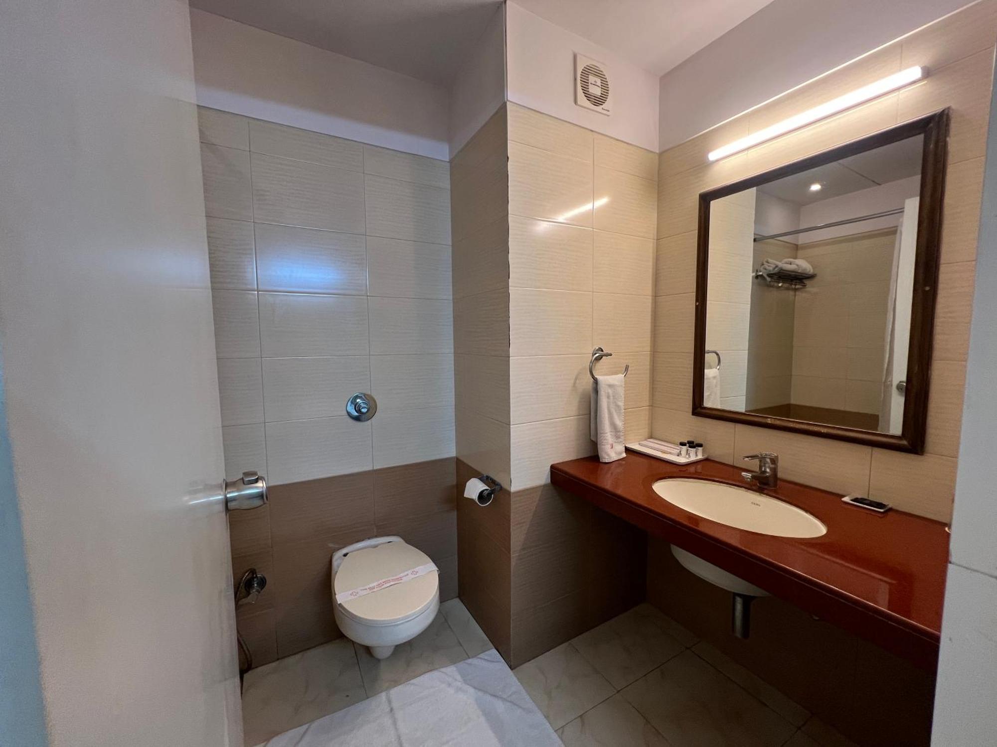 วิทส์ ชาลิมาร์ โฮเต็ล Hotel Ankleshwar ภายนอก รูปภาพ