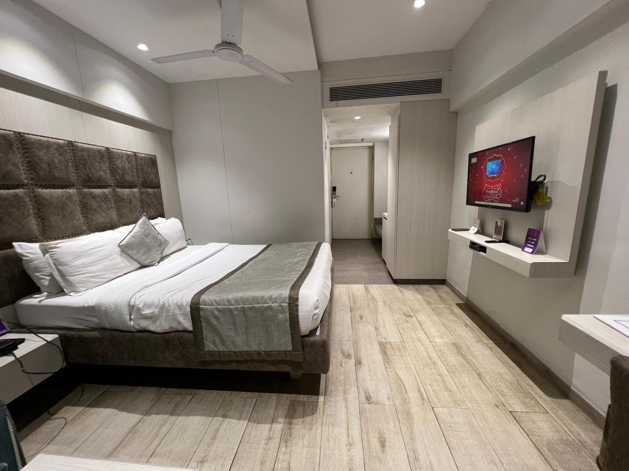วิทส์ ชาลิมาร์ โฮเต็ล Hotel Ankleshwar ภายนอก รูปภาพ