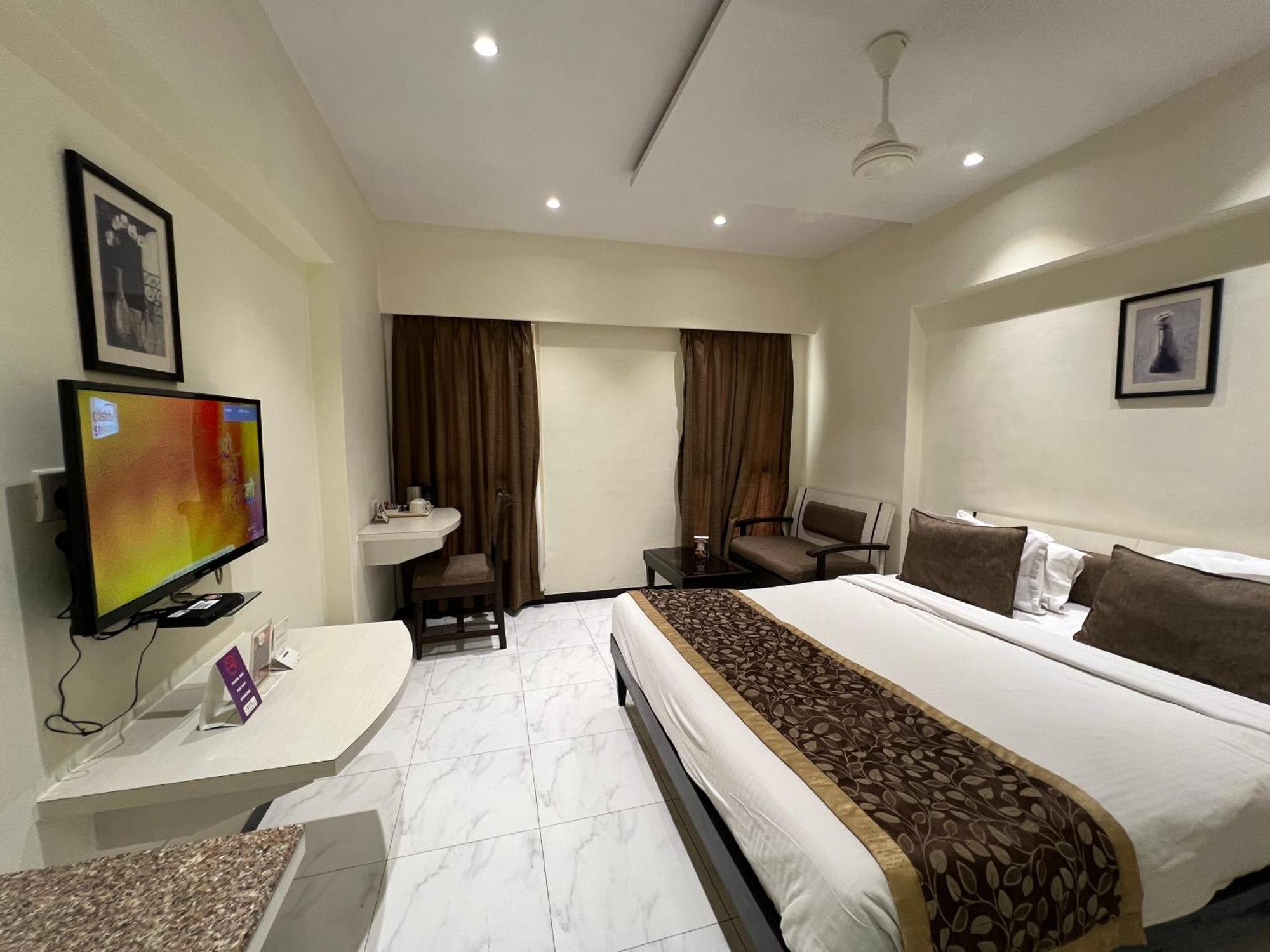 วิทส์ ชาลิมาร์ โฮเต็ล Hotel Ankleshwar ภายนอก รูปภาพ