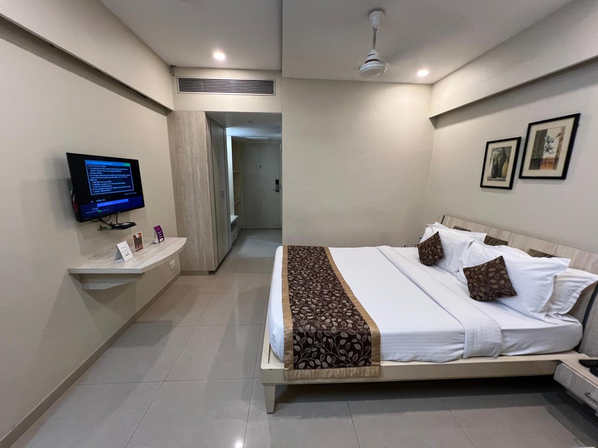 วิทส์ ชาลิมาร์ โฮเต็ล Hotel Ankleshwar ภายนอก รูปภาพ