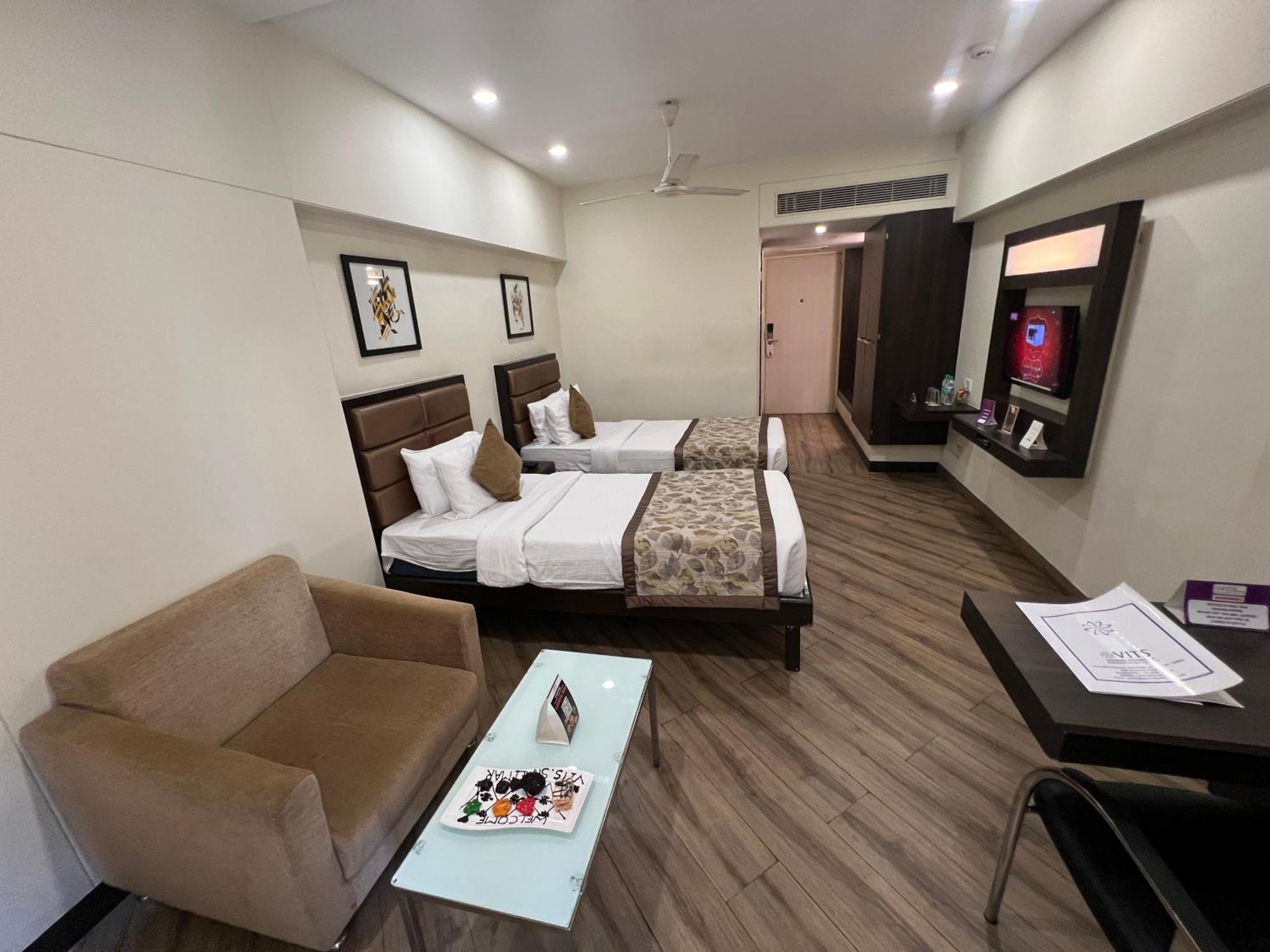 วิทส์ ชาลิมาร์ โฮเต็ล Hotel Ankleshwar ภายนอก รูปภาพ