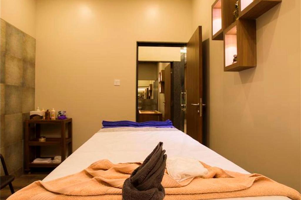 วิทส์ ชาลิมาร์ โฮเต็ล Hotel Ankleshwar ภายนอก รูปภาพ