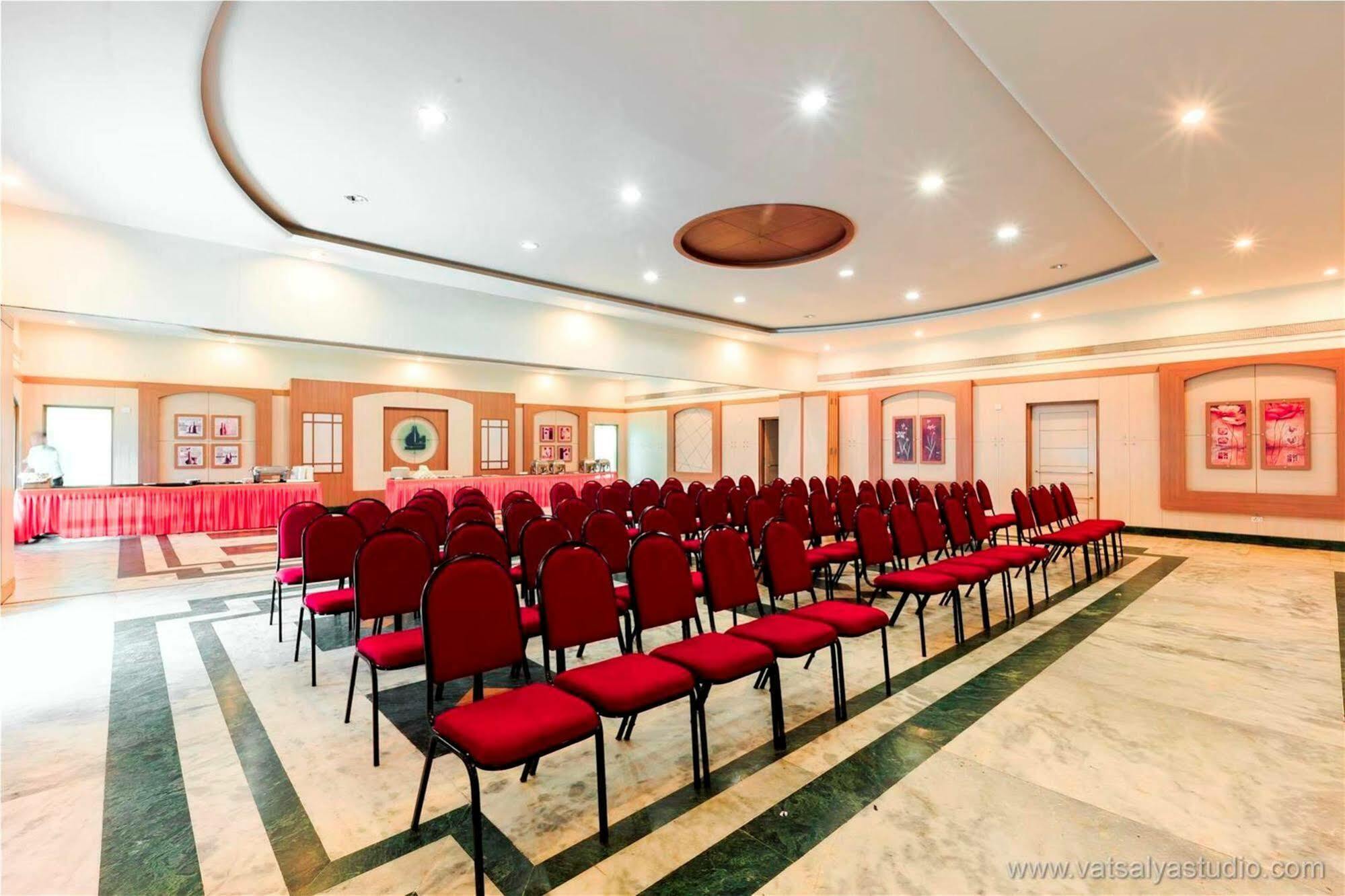วิทส์ ชาลิมาร์ โฮเต็ล Hotel Ankleshwar ภายนอก รูปภาพ
