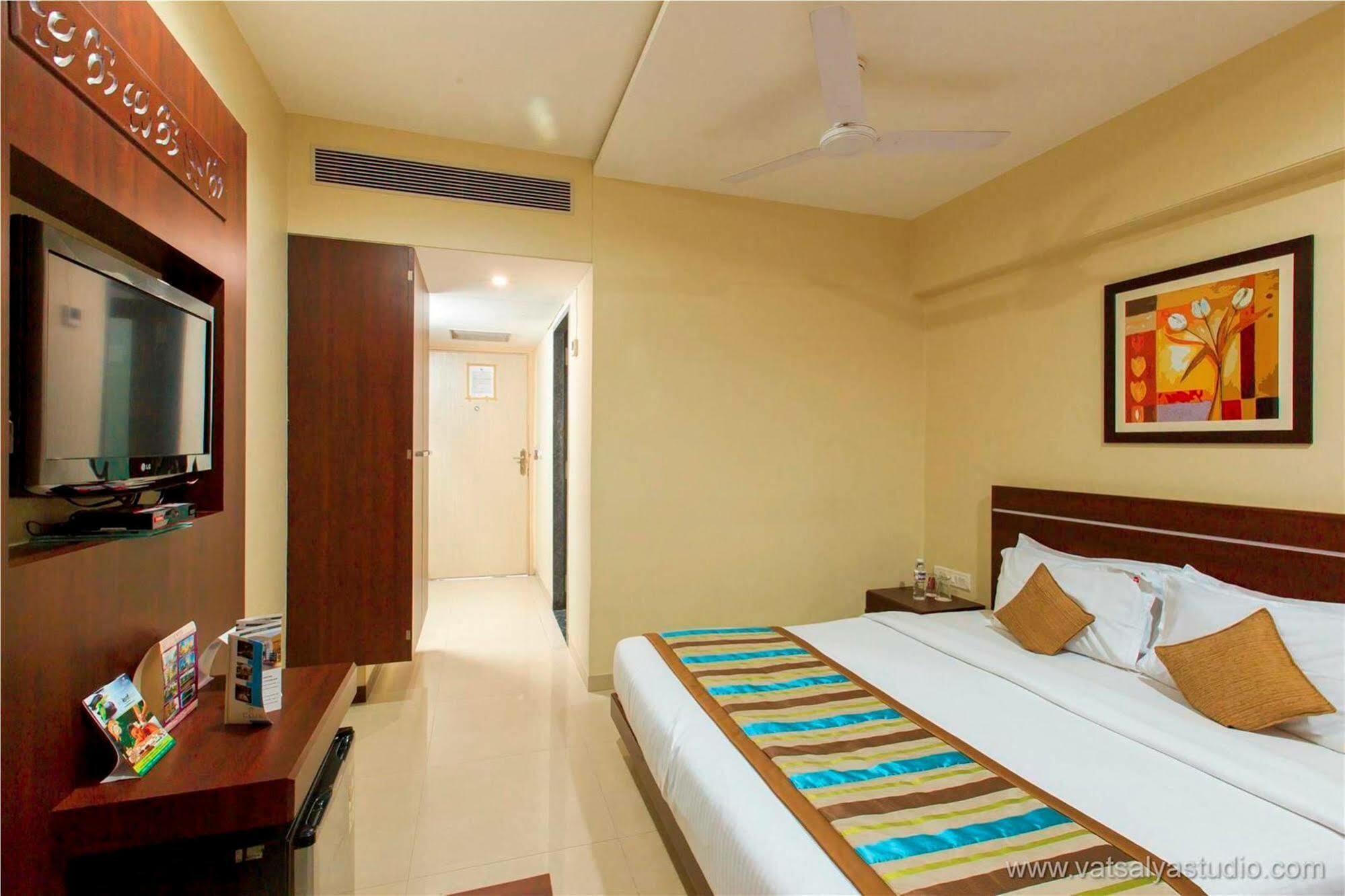 วิทส์ ชาลิมาร์ โฮเต็ล Hotel Ankleshwar ภายนอก รูปภาพ